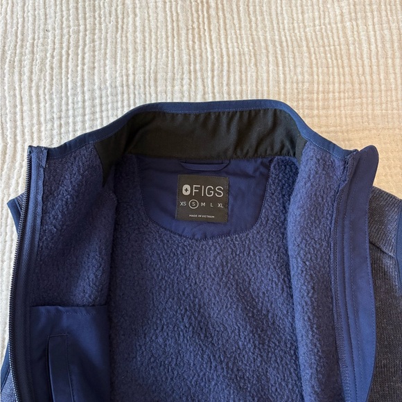 Figs Women’s Deep Blue Vest - Picture 3 of 6